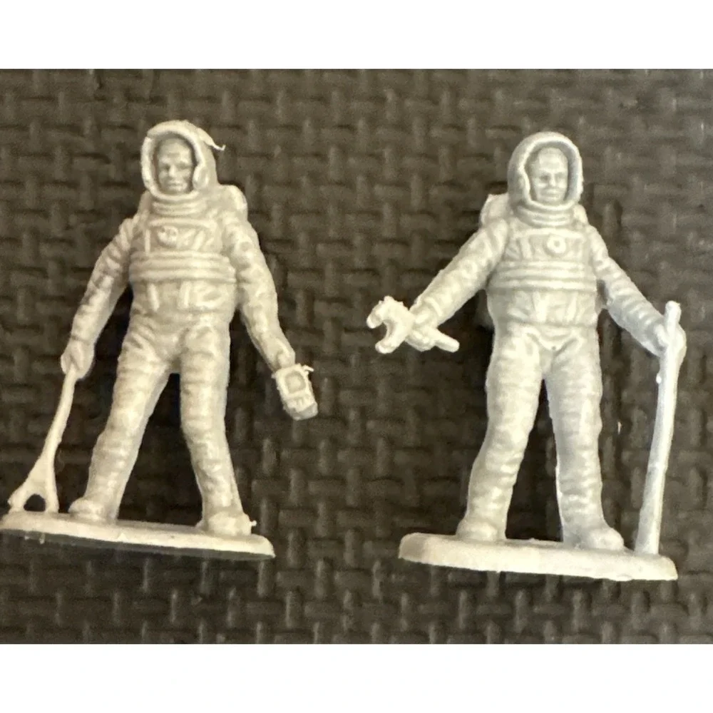 Vintage Grey Plastic Astronaut Spacemen Lot 11pc Marx MPC Style Space Men NASA